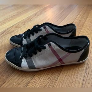 Burberry Novacheck patent leather sneakers 36